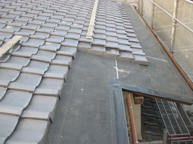 稲美町の葺き替えに伴い新設された改質アスファルトルーフィング